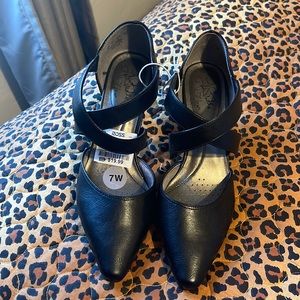 Heels with cross cross front strap